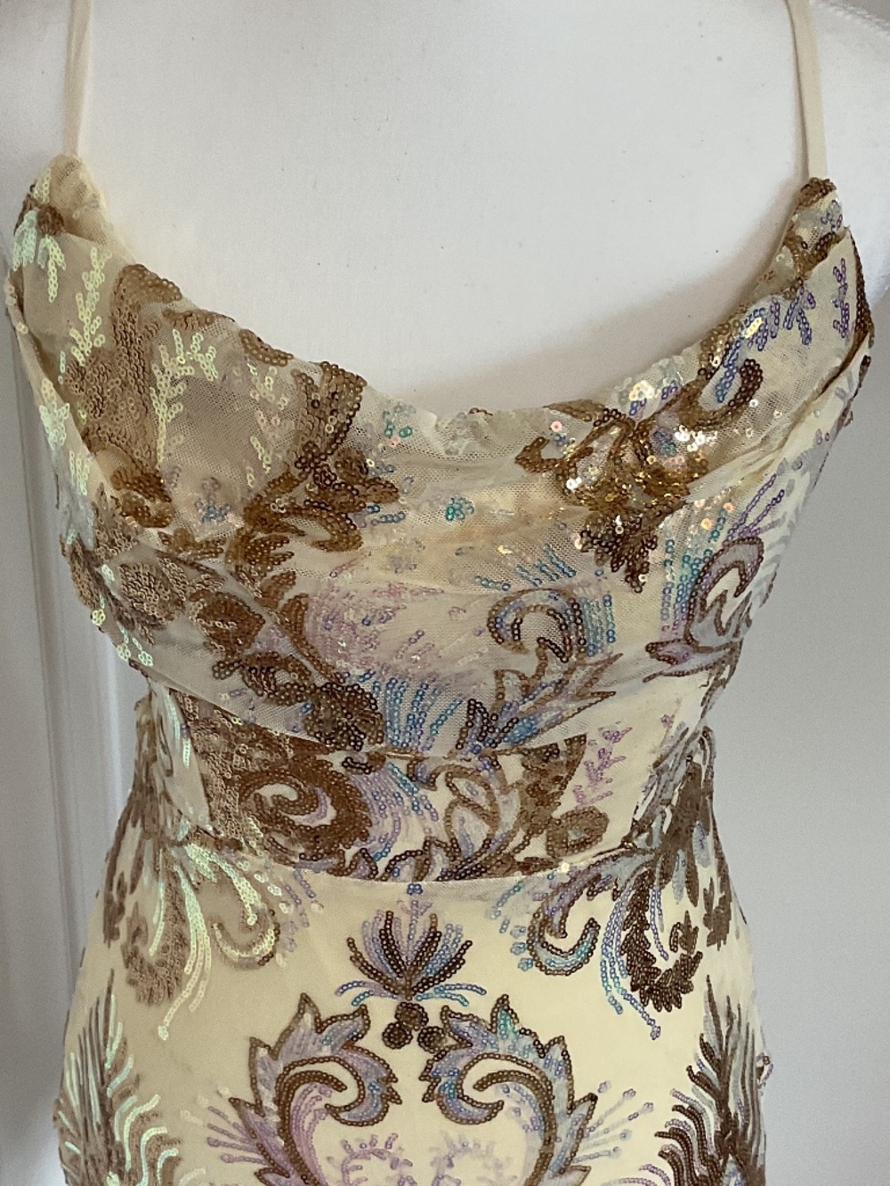 🤩One and Only Sequin Embellished Scoop Neck Ruffle Hem Mini Dress Gold - size L - Picture 4 of 8